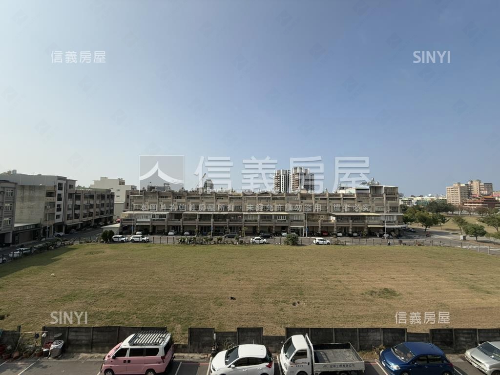 明鳳正街公園旁騎樓透天房屋室內格局與周邊環境