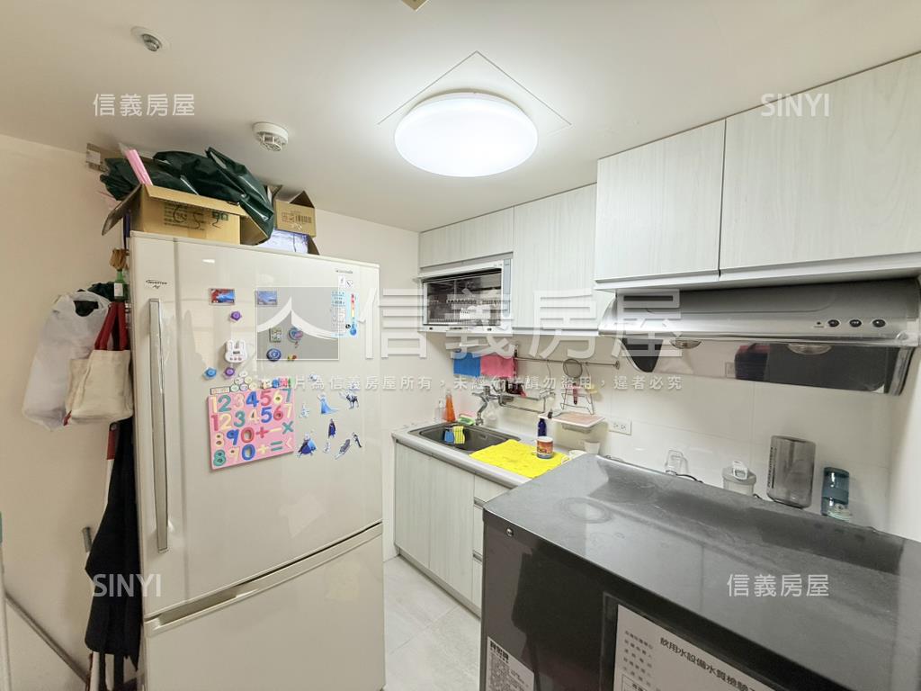 青年成家精裝２房景觀戶房屋室內格局與周邊環境