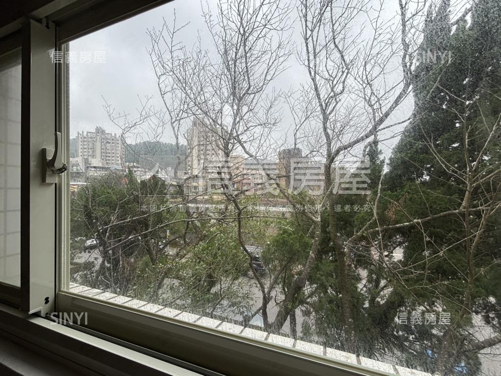 近歐洲學校景觀別墅房屋室內格局與周邊環境