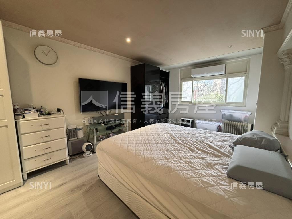 近歐洲學校景觀別墅房屋室內格局與周邊環境