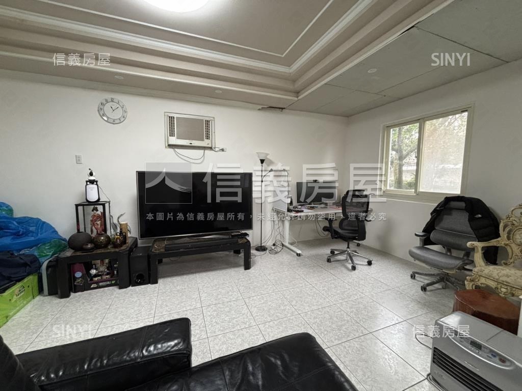 近歐洲學校景觀別墅房屋室內格局與周邊環境