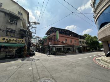 板橋溪崑收租透天