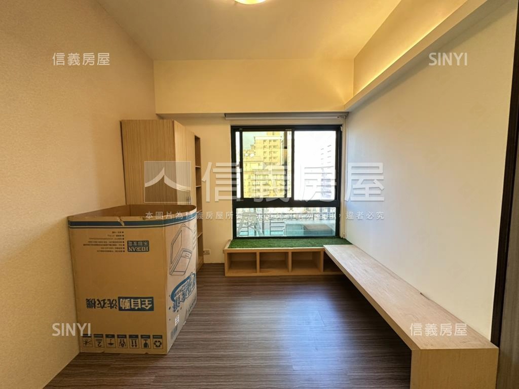 鉑金晶品‧美裝潢兩房車位房屋室內格局與周邊環境