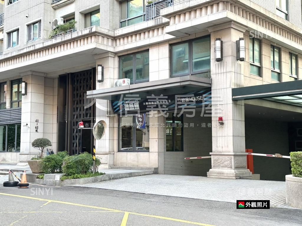 鉑金晶品‧美裝潢兩房車位房屋室內格局與周邊環境