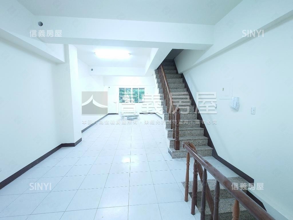 近文山特區好入手店住房屋室內格局與周邊環境