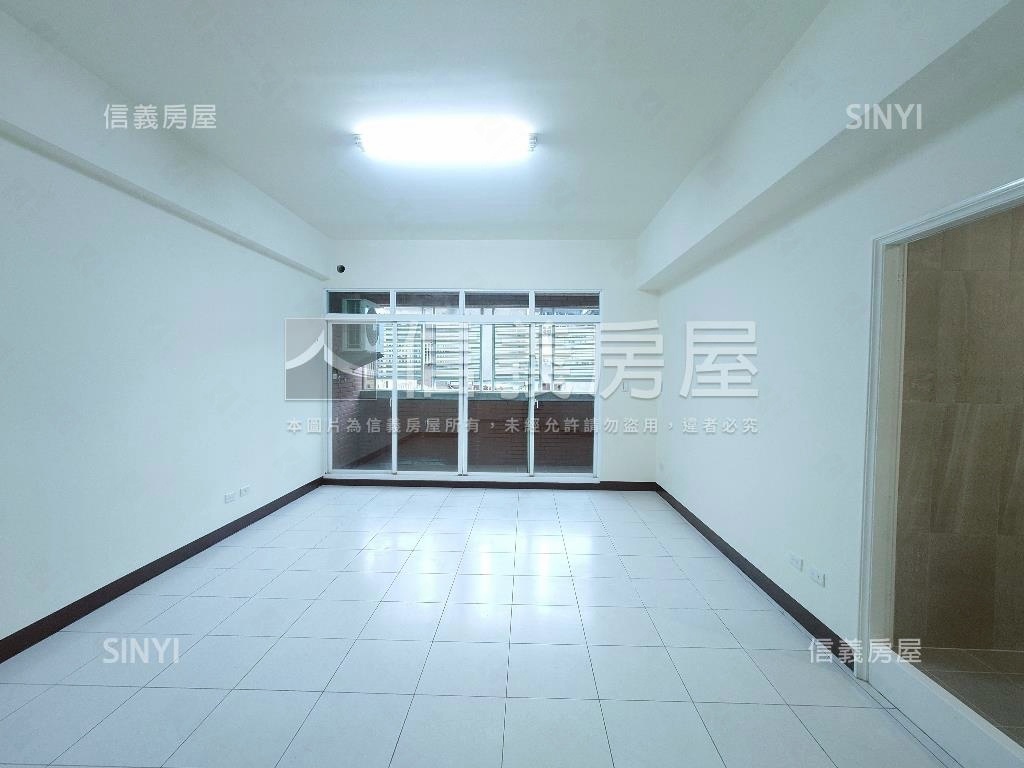 近文山特區好入手店住房屋室內格局與周邊環境