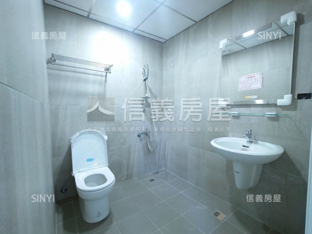 近文山特區好入手店住房屋室內格局與周邊環境