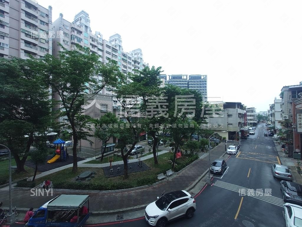 近文山特區好入手店住房屋室內格局與周邊環境