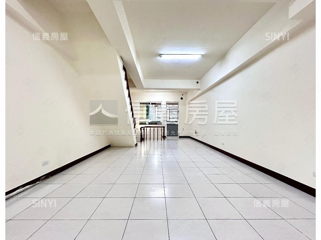 近文山特區好入手店住房屋室內格局與周邊環境