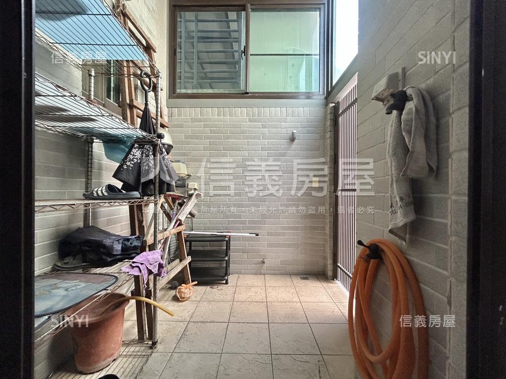 東區邊間角窗別墅房屋室內格局與周邊環境