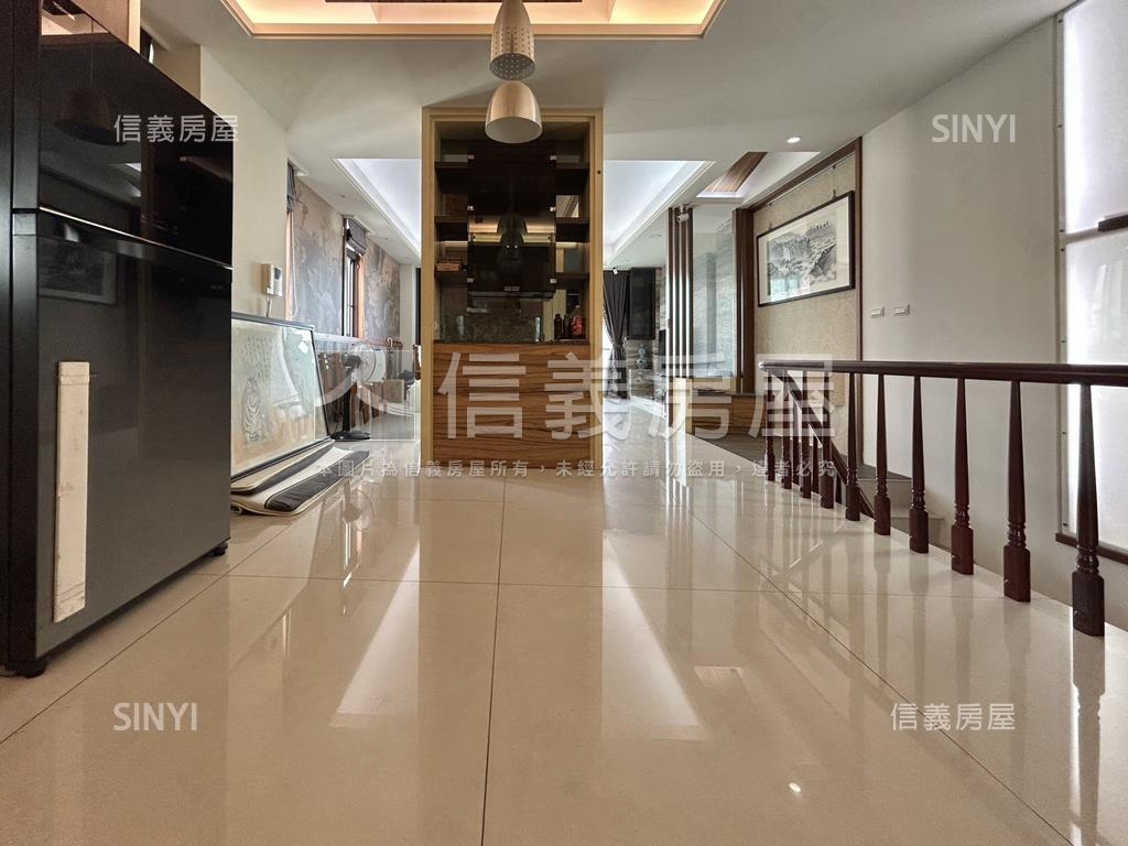 東區邊間角窗別墅房屋室內格局與周邊環境