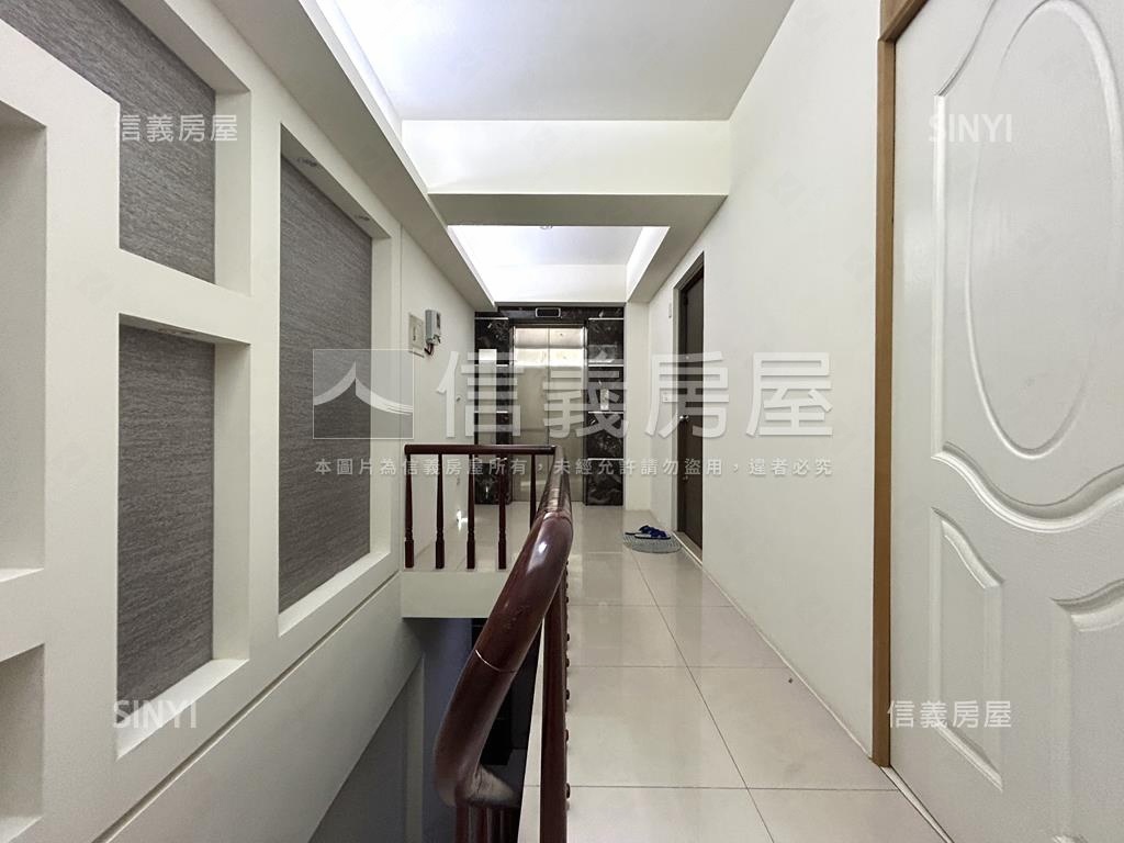 東區邊間角窗別墅房屋室內格局與周邊環境