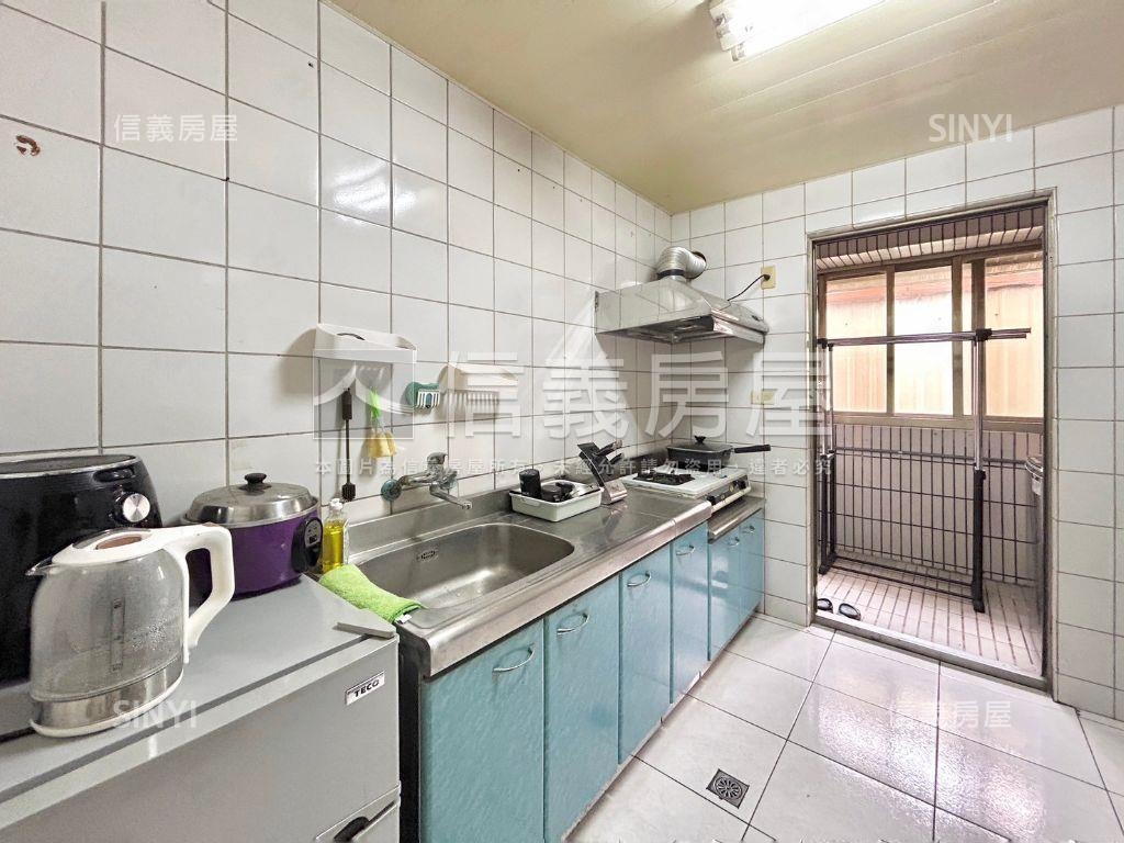 低總價頭份大富貴電梯三房房屋室內格局與周邊環境