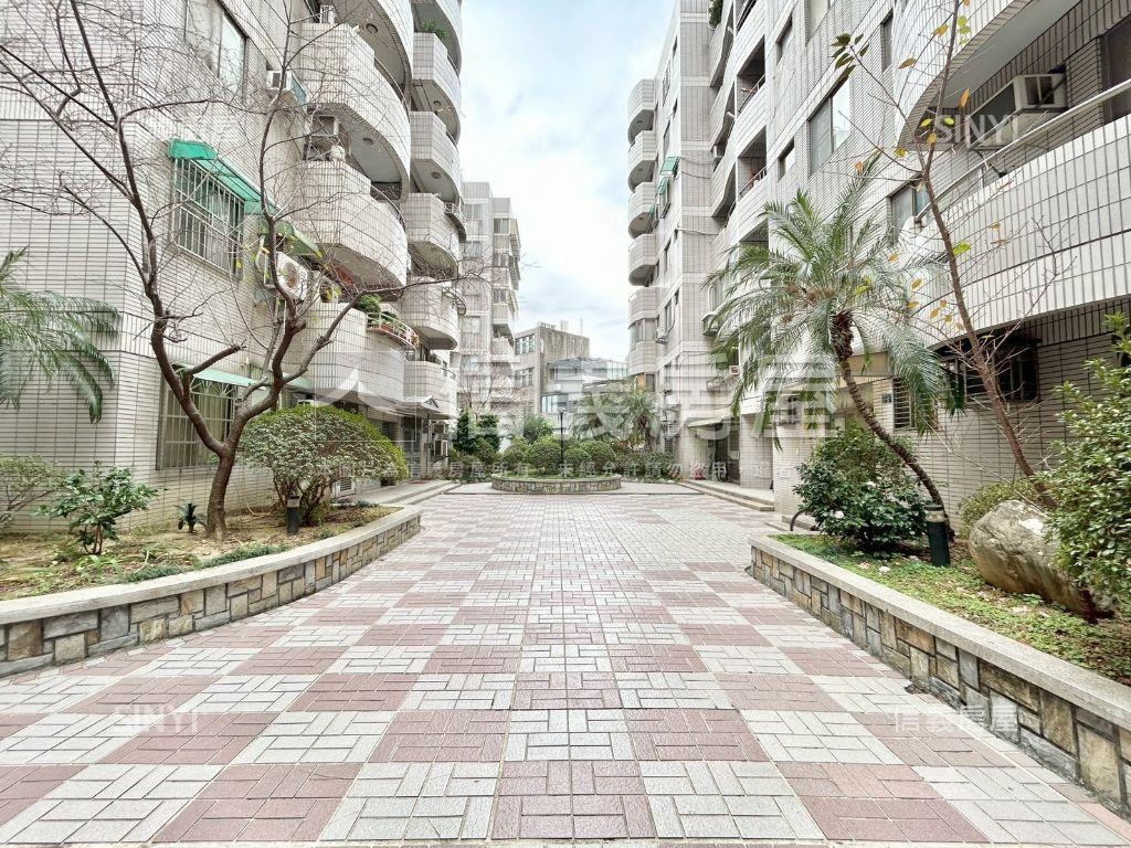 低總價頭份大富貴電梯三房房屋室內格局與周邊環境