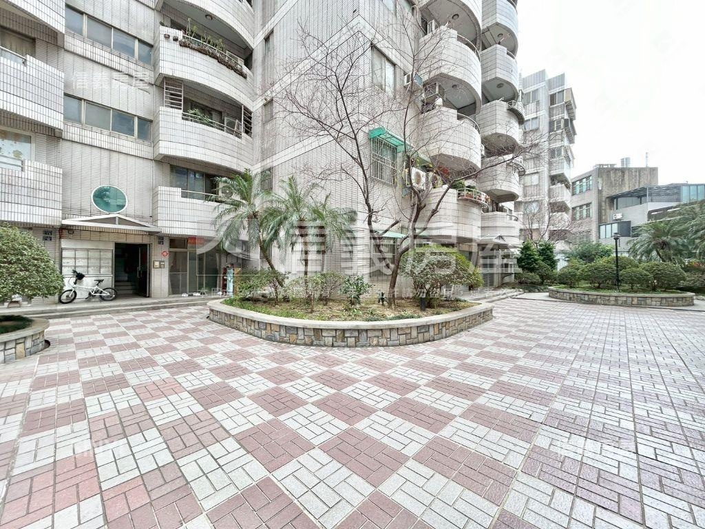 低總價頭份大富貴電梯三房房屋室內格局與周邊環境