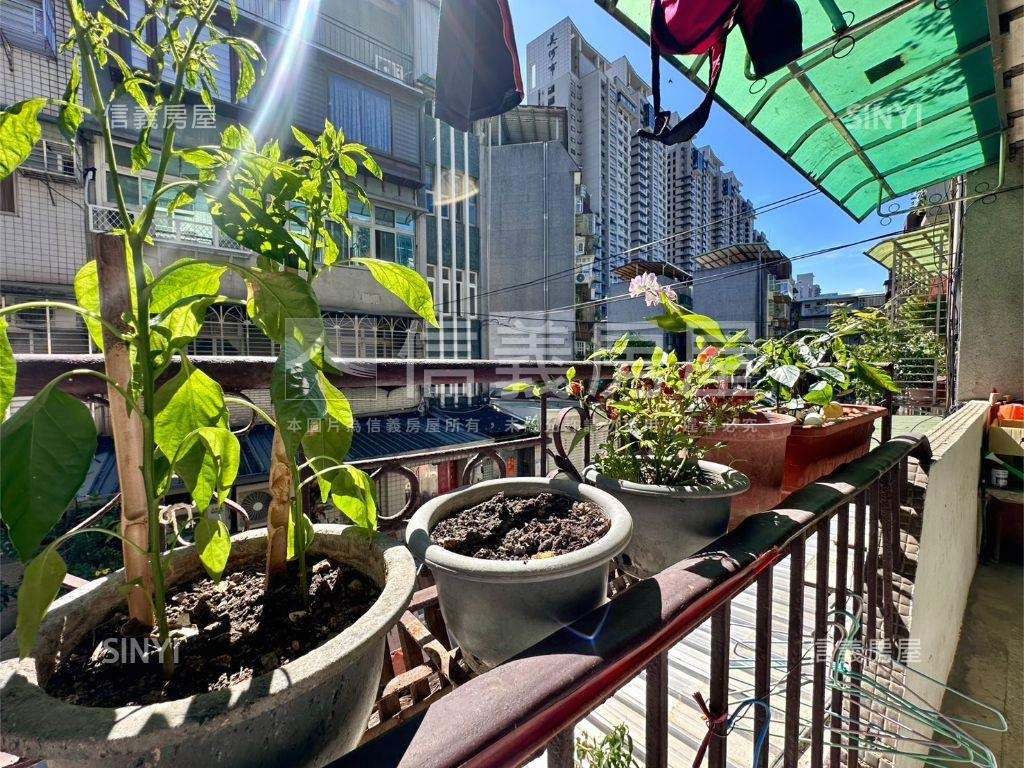 楓香中華靜巷公寓２樓房屋室內格局與周邊環境