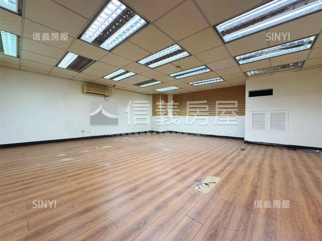 稀有辦公室附平面車位房屋室內格局與周邊環境