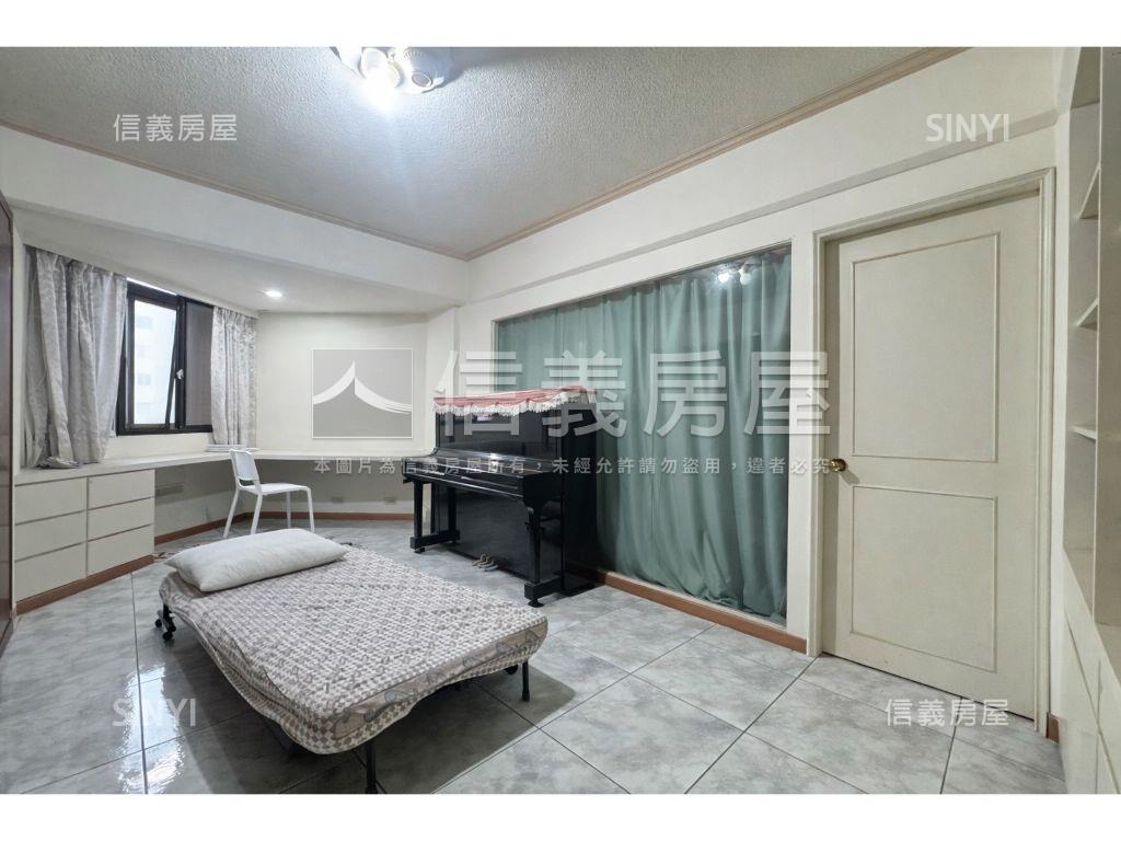 民生圓環新光帝景四房車位房屋室內格局與周邊環境