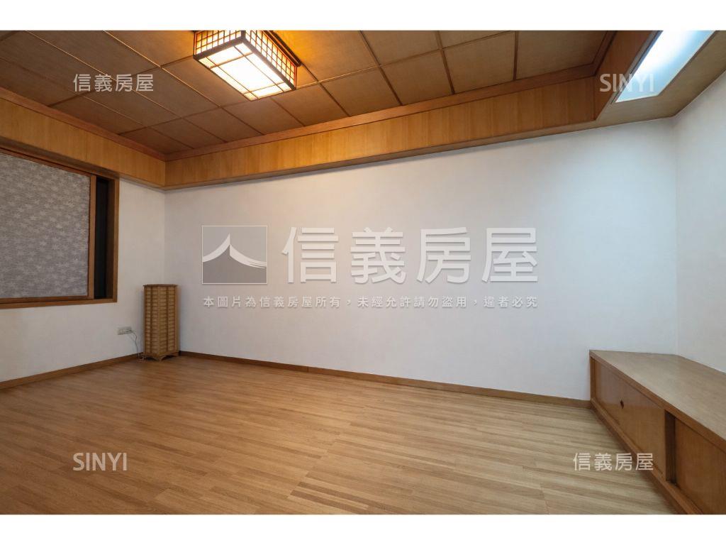 民生圓環新光帝景四房車位房屋室內格局與周邊環境