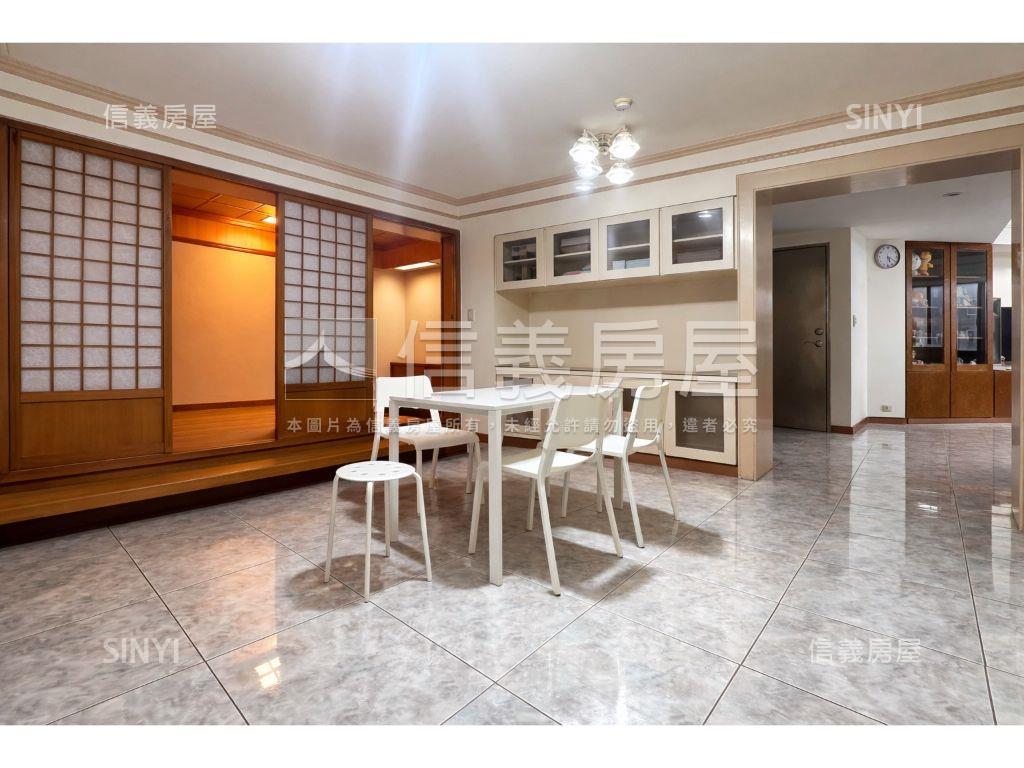 民生圓環新光帝景四房車位房屋室內格局與周邊環境