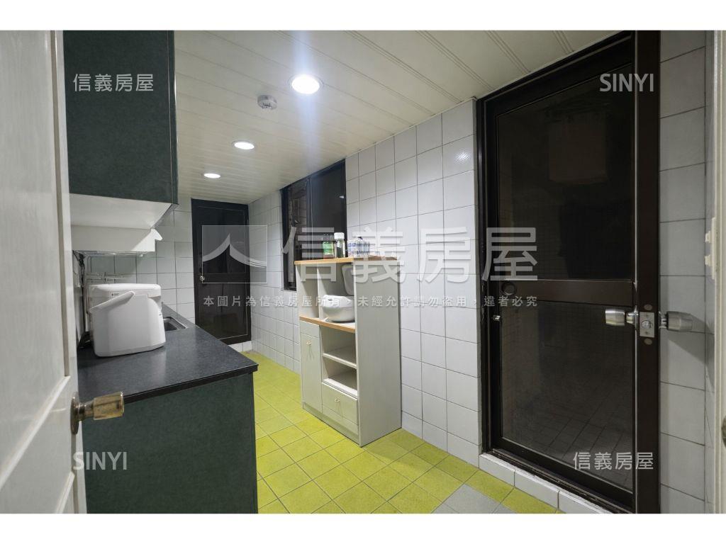 民生圓環新光帝景四房車位房屋室內格局與周邊環境