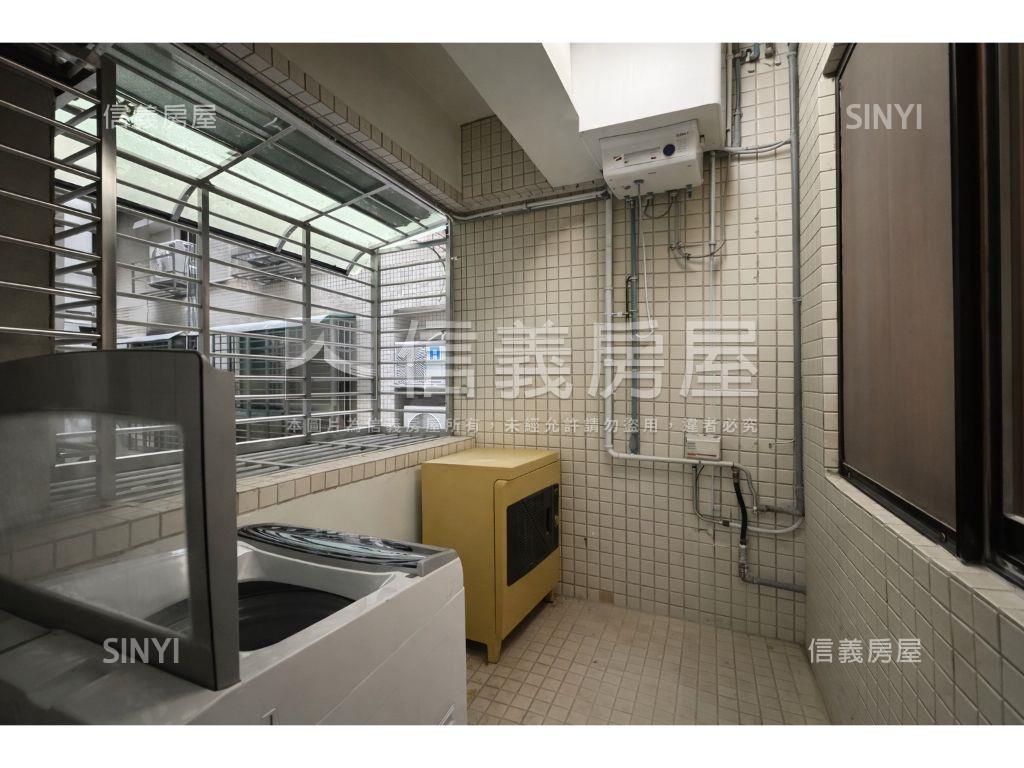 民生圓環新光帝景四房車位房屋室內格局與周邊環境