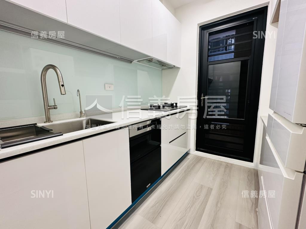 佳麗堡全新未住三房車位房屋室內格局與周邊環境