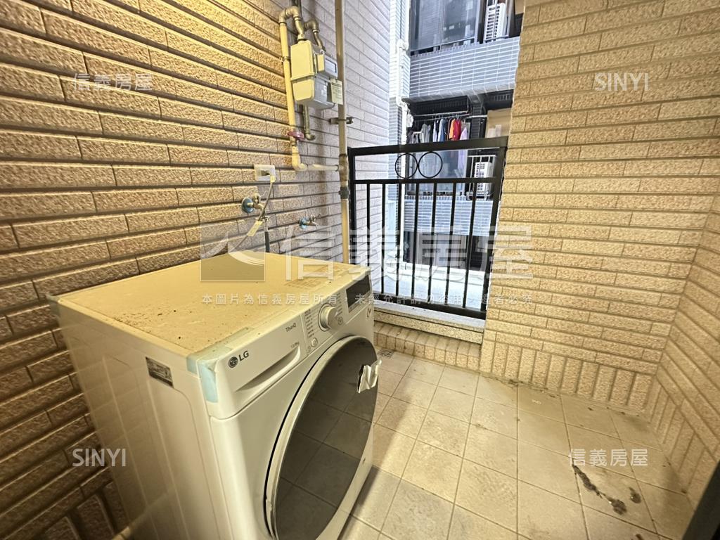 佳麗堡全新未住三房車位房屋室內格局與周邊環境