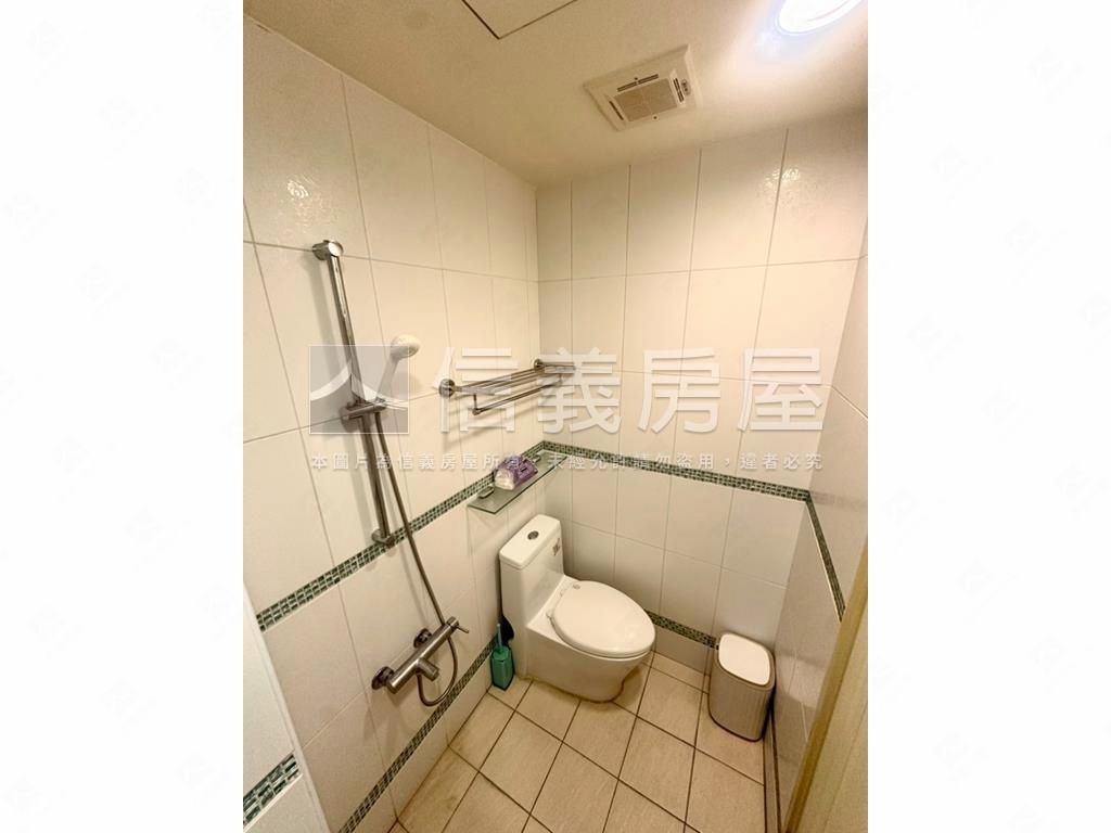 西區三房平車免１４００萬房屋室內格局與周邊環境