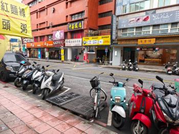 府中鬧市３房大樓