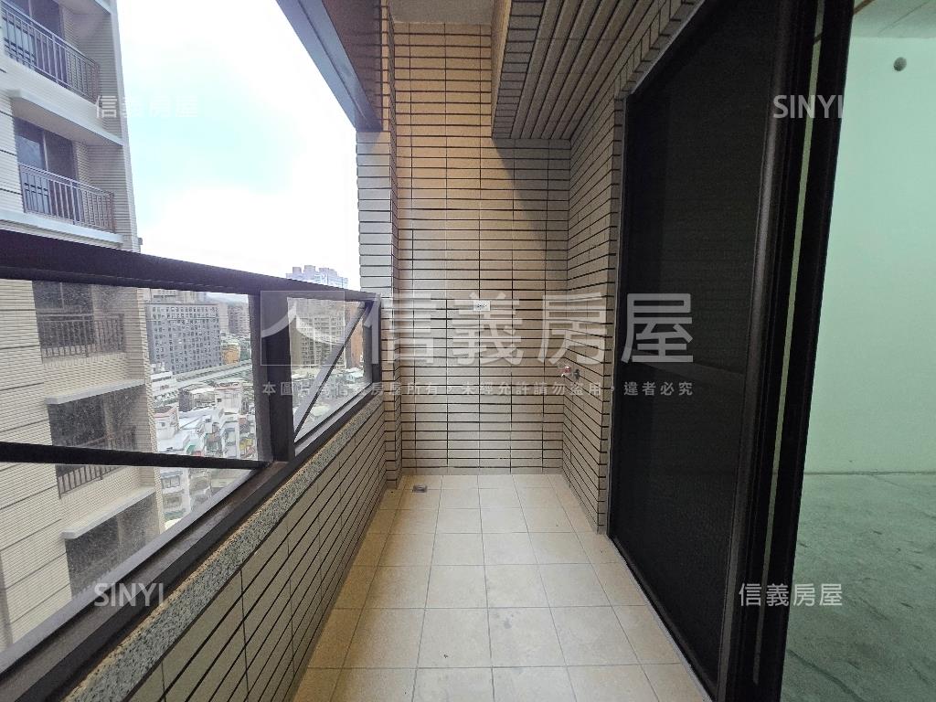 弘暉大禧三房平面車位房屋室內格局與周邊環境