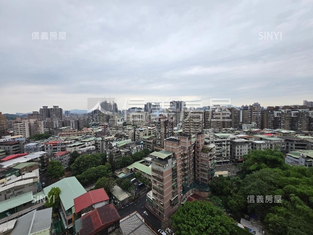 弘暉大禧三房平面車位房屋室內格局與周邊環境