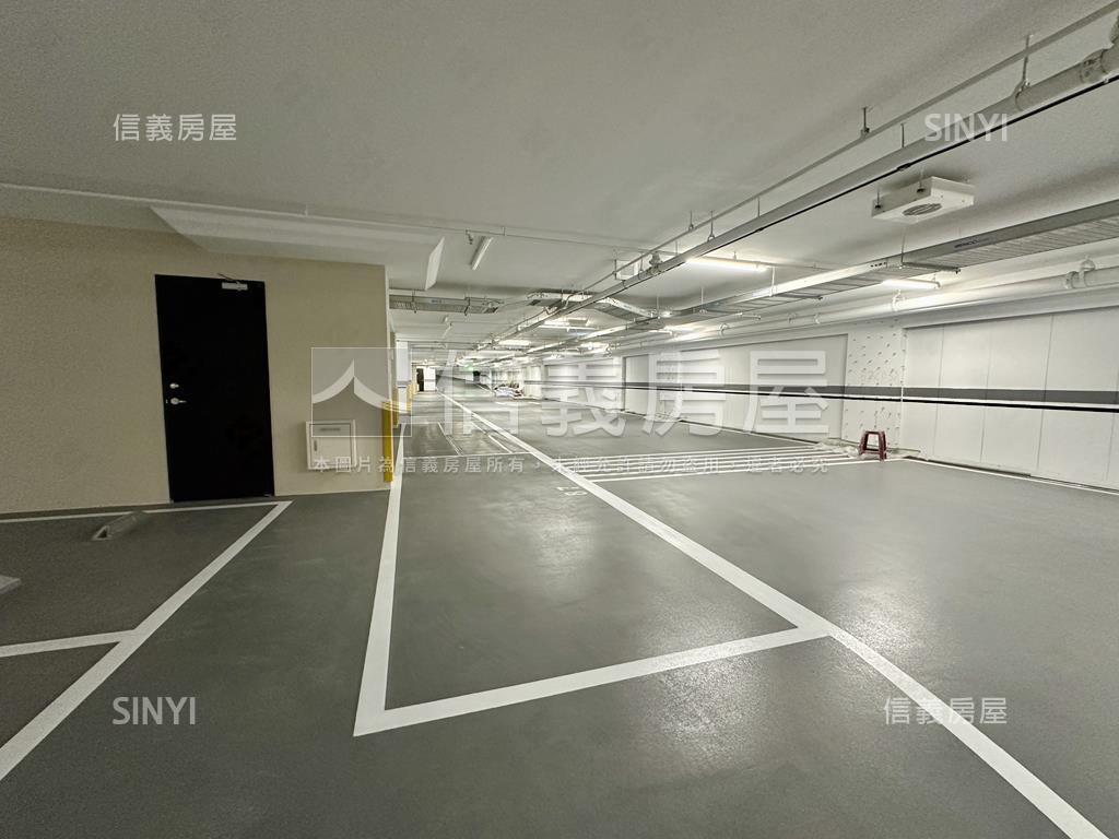 國泰悠陽大三房車位房屋室內格局與周邊環境