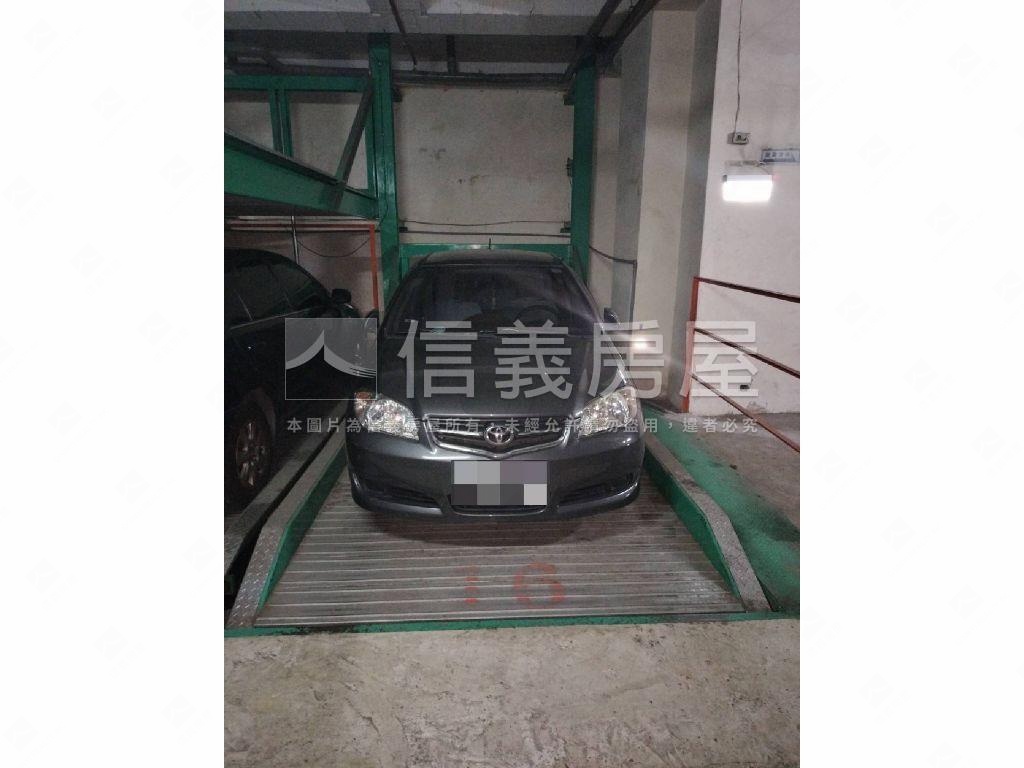 商辦＞西區高樓視野雙車位房屋室內格局與周邊環境