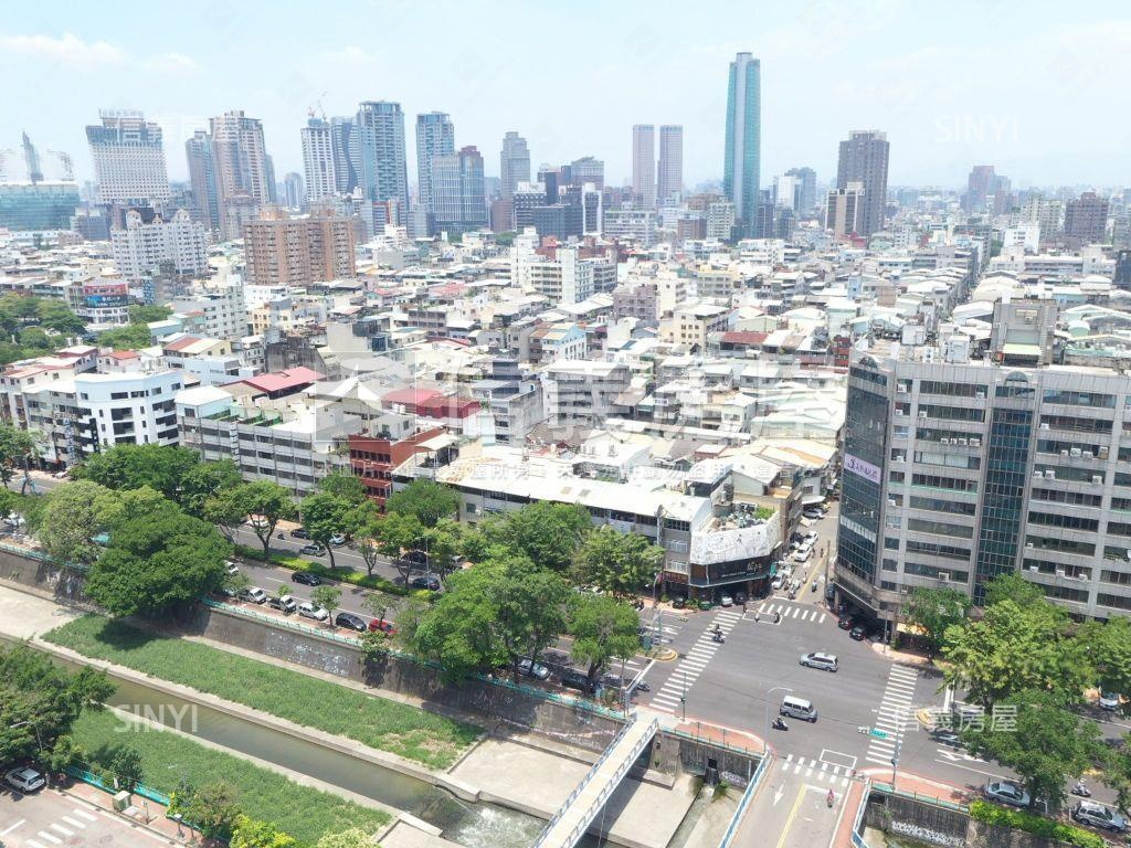 商辦＞西區高樓視野雙車位房屋室內格局與周邊環境