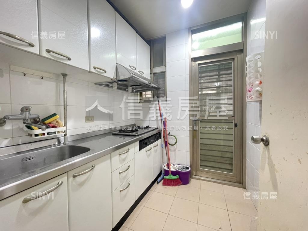 新接★稀有永春捷運二樓房屋室內格局與周邊環境