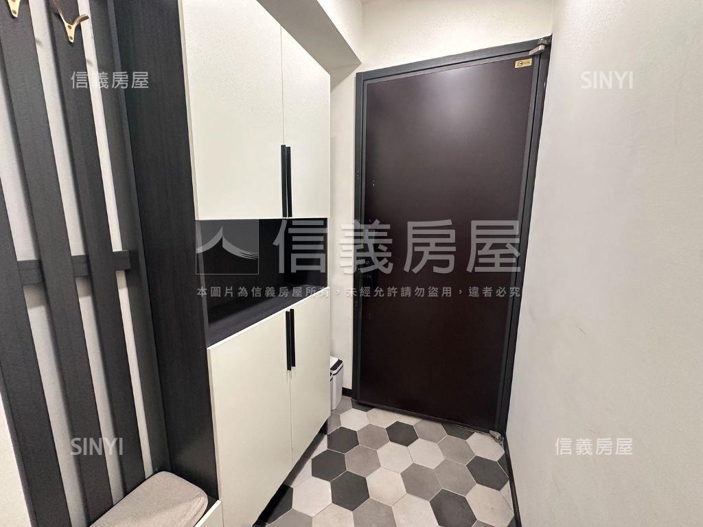 新接－歡喜次頂樓三房車位房屋室內格局與周邊環境