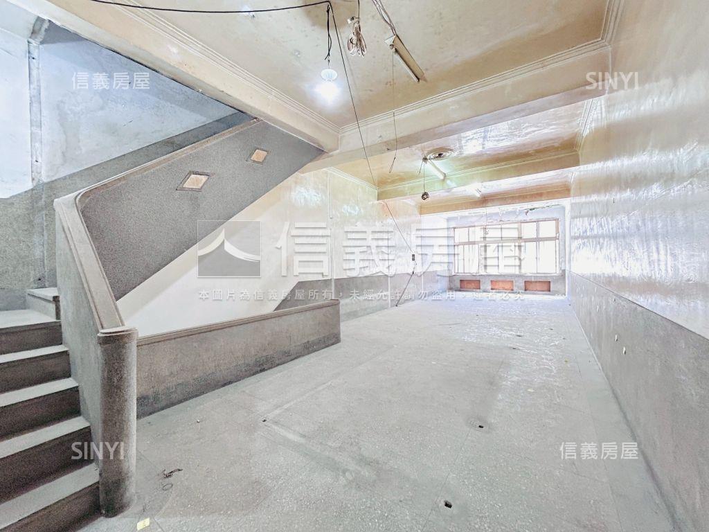 專約安樂大地坪透天房屋室內格局與周邊環境