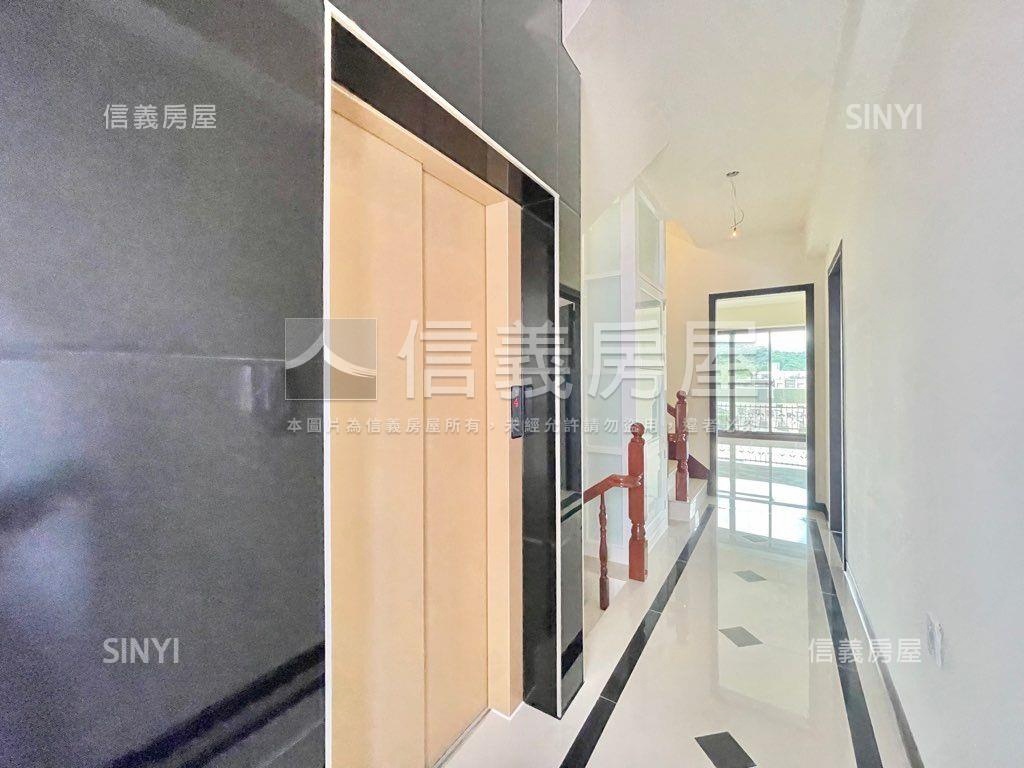 朝南山景電梯豪墅房屋室內格局與周邊環境