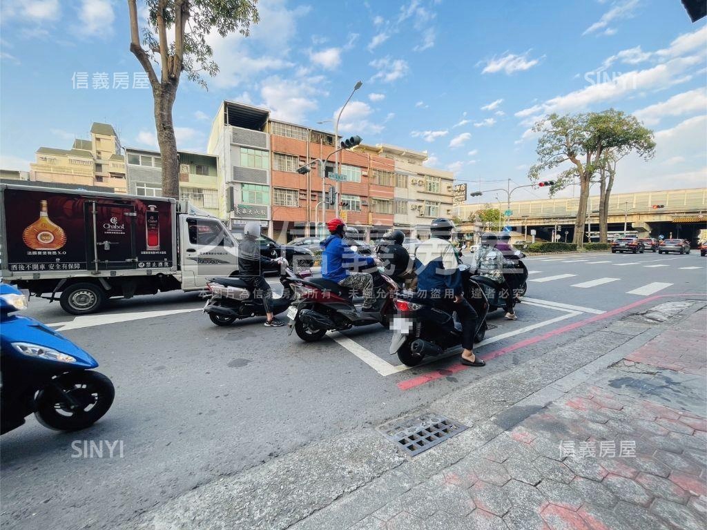 瑞隆商圈一卡皮箱成家金店房屋室內格局與周邊環境