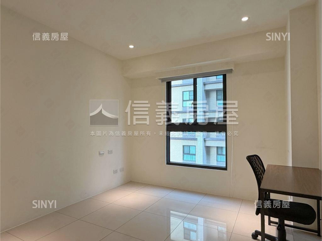 移動方城精品四房雙車位房屋室內格局與周邊環境