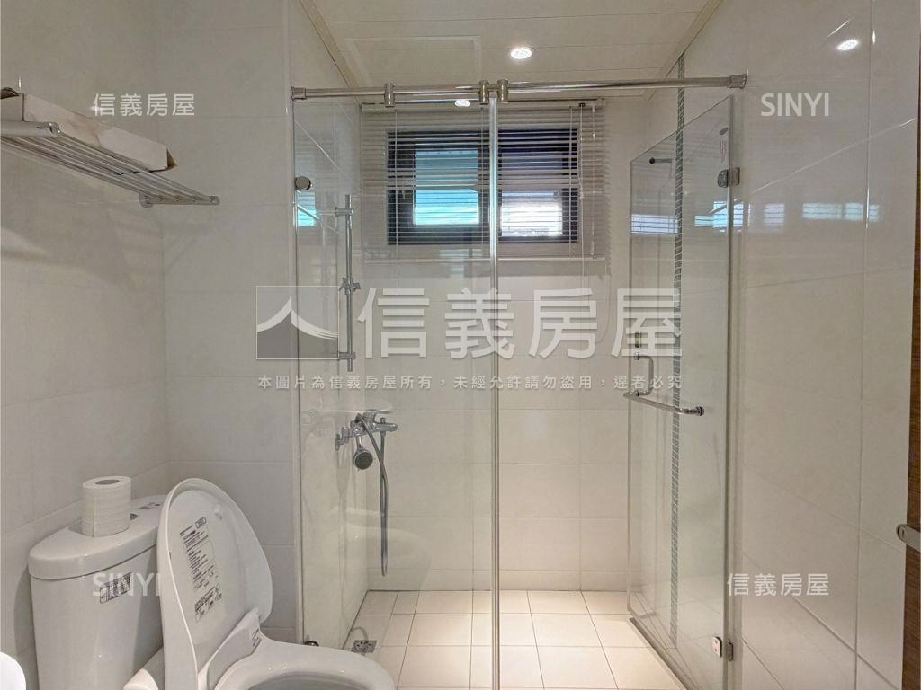 移動方城精品四房雙車位房屋室內格局與周邊環境