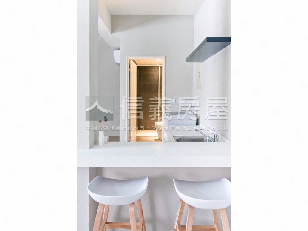 英專精裝十套高投報房屋室內格局與周邊環境