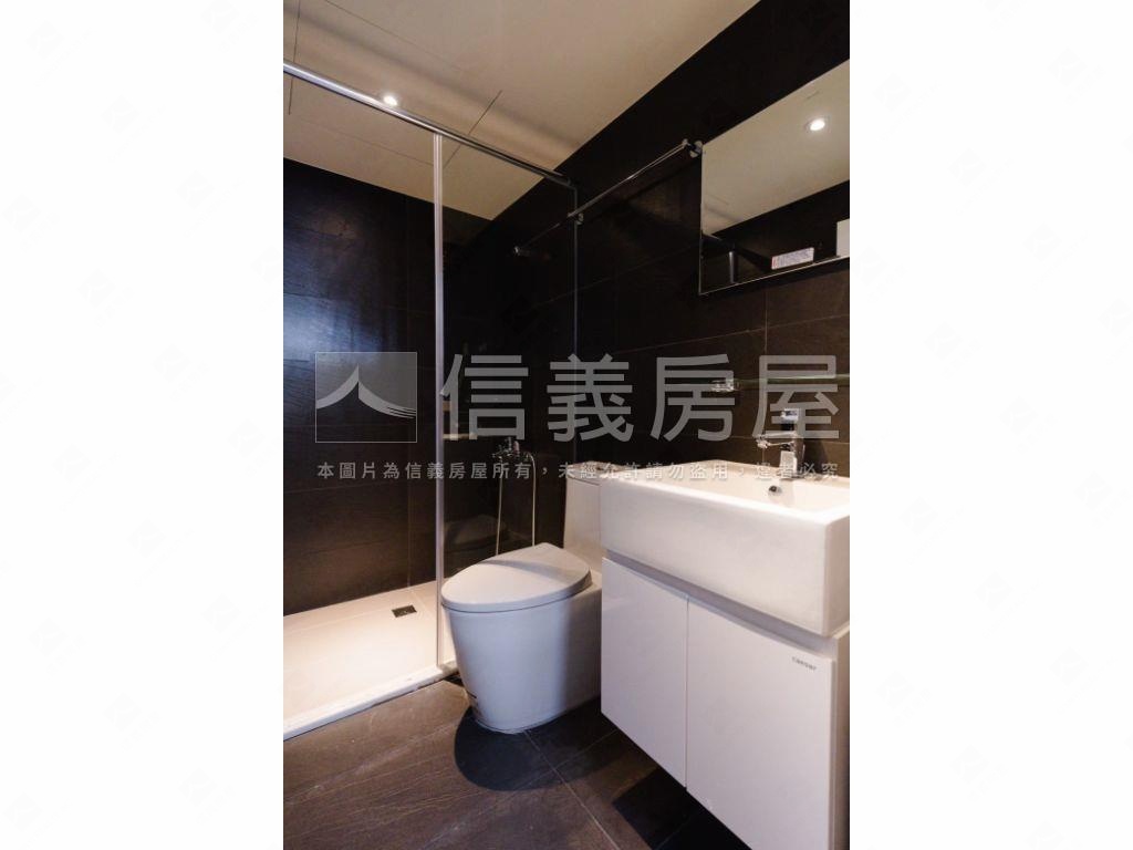 英專精裝十套高投報房屋室內格局與周邊環境