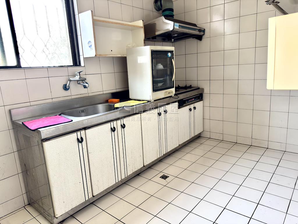 光華二街透天房屋室內格局與周邊環境