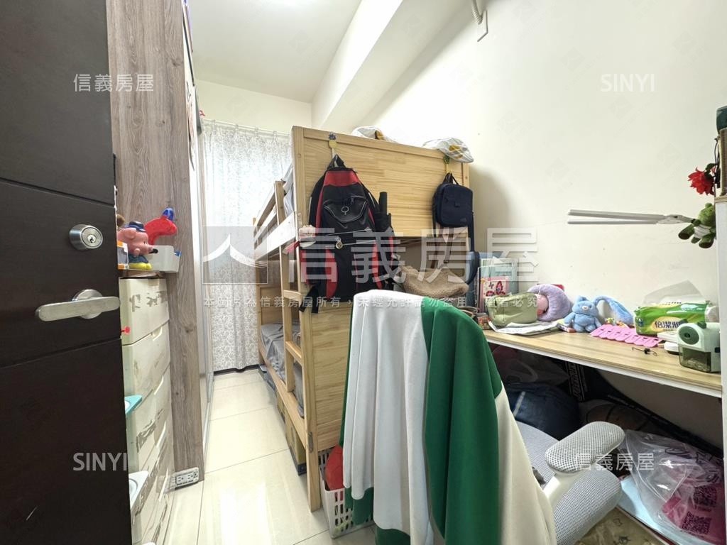 近海山捷運低總價兩房車位房屋室內格局與周邊環境