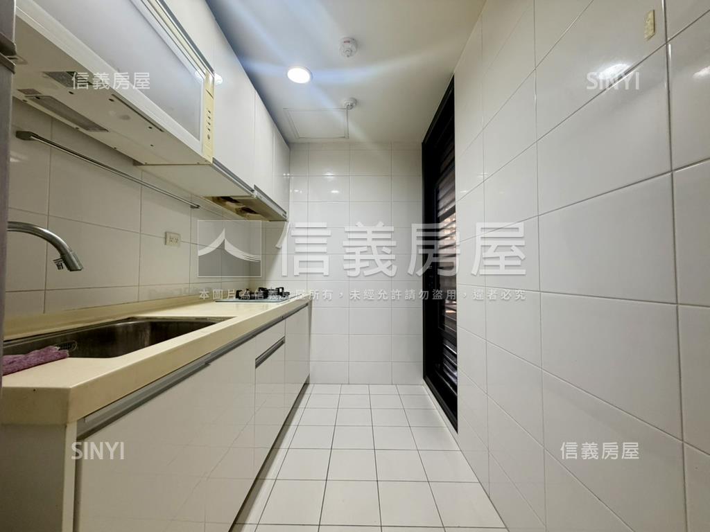成大城高樓三房平車房屋室內格局與周邊環境