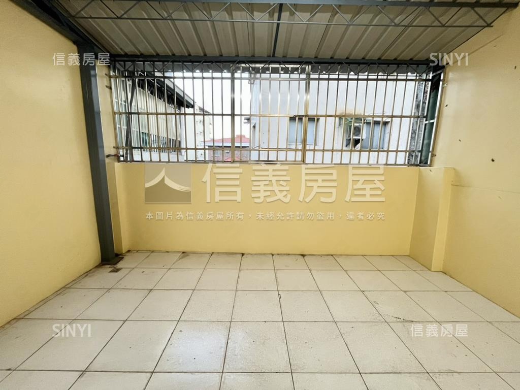 近文山騎樓美透天房屋室內格局與周邊環境