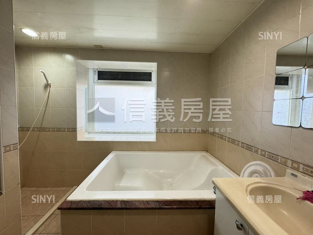 麗山國中學區公寓房屋室內格局與周邊環境