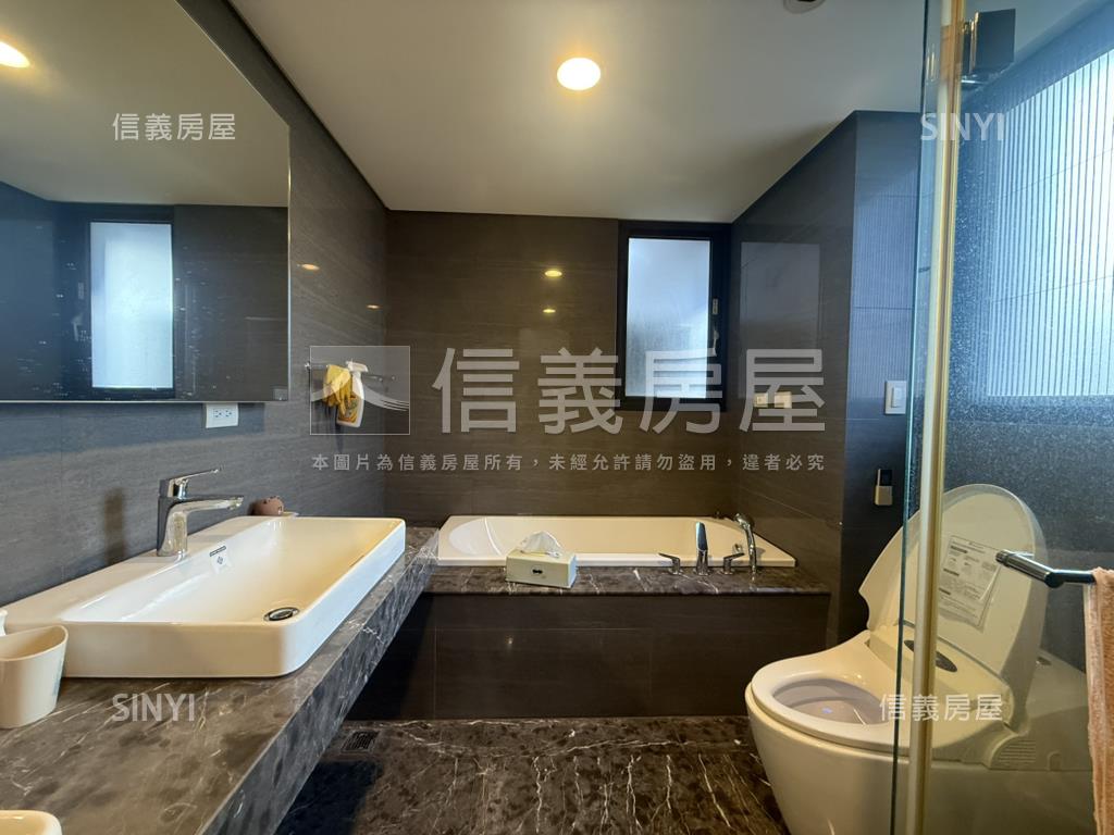 鳳止高梧大三房雙平車房屋室內格局與周邊環境